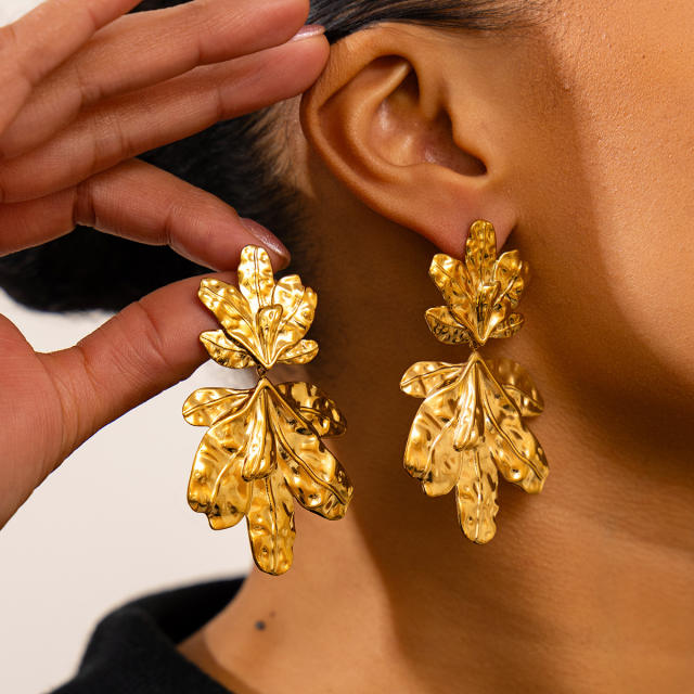 Vintage hammer pattern leaf stainless steel earrings