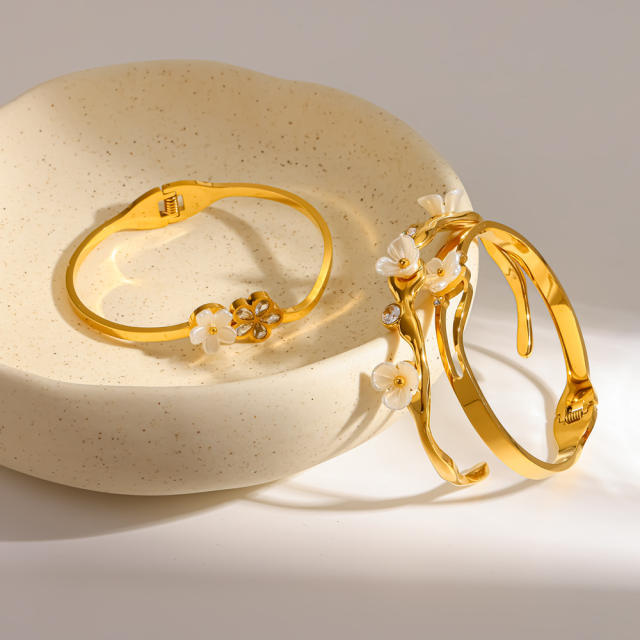 Vintage sweet white shell flower stainless steel bangle bracelet