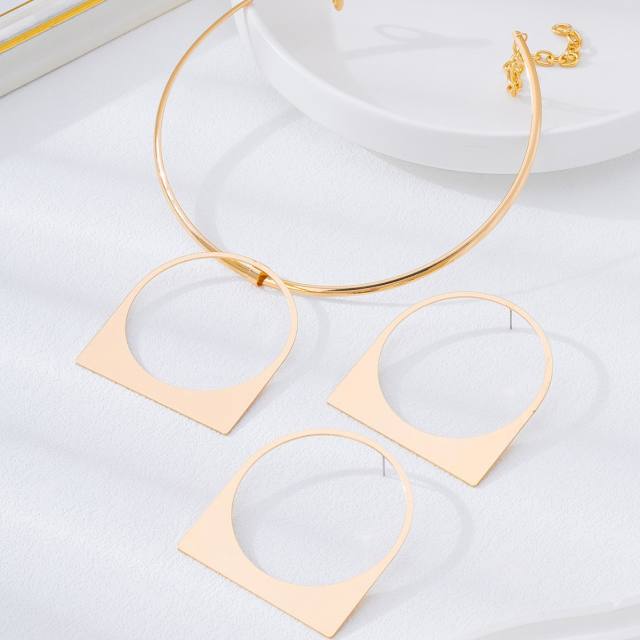 Exaggerated geometric square metal necklace earrings set