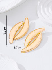 Exaggerated gold color consie metal earrings