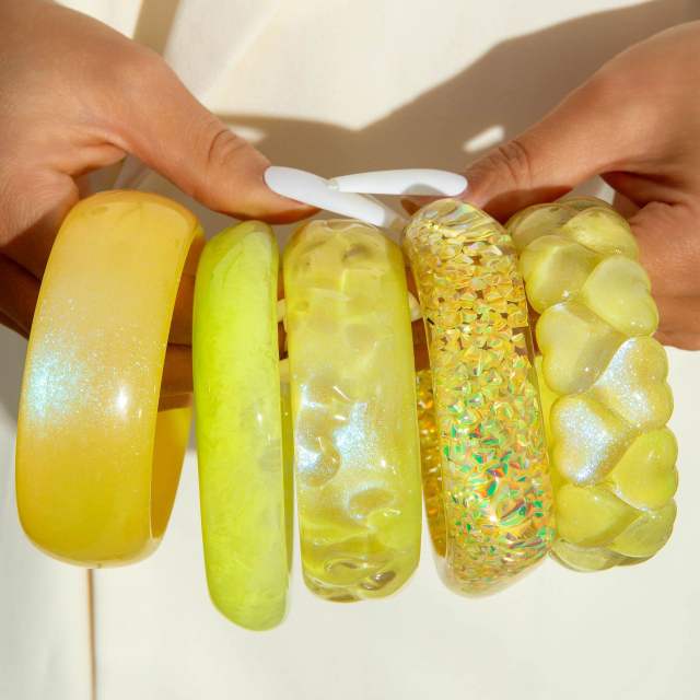 Fashionable Glitter Resin Exaggerated Bracelets Simple Pearlescent Glitter Peach Heart Bracelets