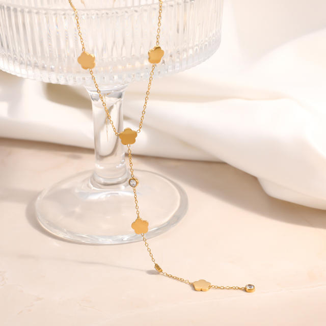 Stainless Steel Necklace for Women Non-Fading Flower Design long necklace