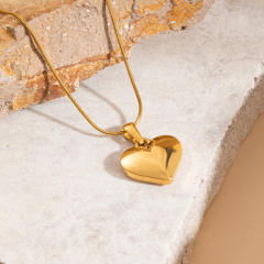 Gold color smooth heart pendant stainless steel necklace mother's day gift engrave letter pendant jewelry