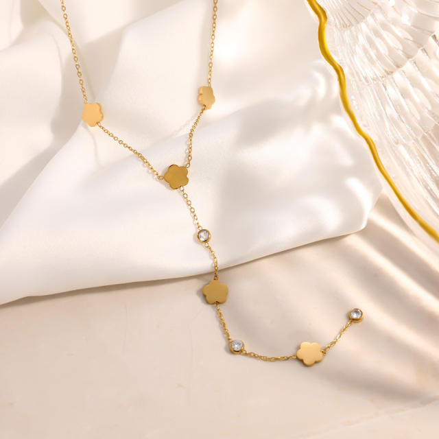Stainless Steel Necklace for Women Non-Fading Flower Design long necklace