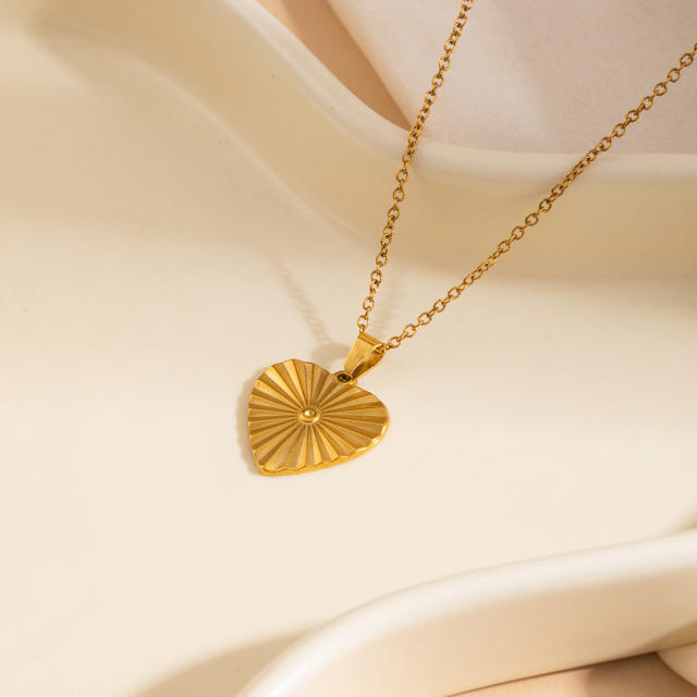 Korean fashion laser heart pendant stainless steel necklace
