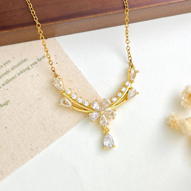 Elegant cubic zircon flower stainless steel chain necklace diamond necklace