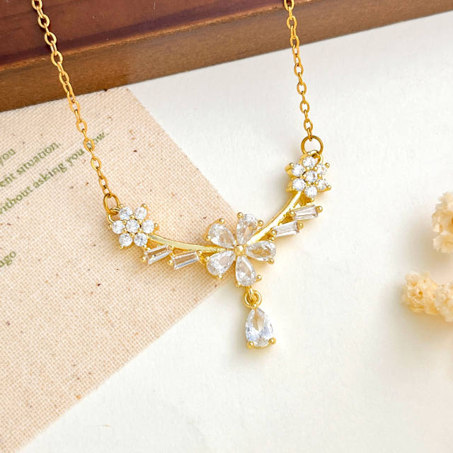 Elegant cubic zircon flower stainless steel chain necklace diamond necklace