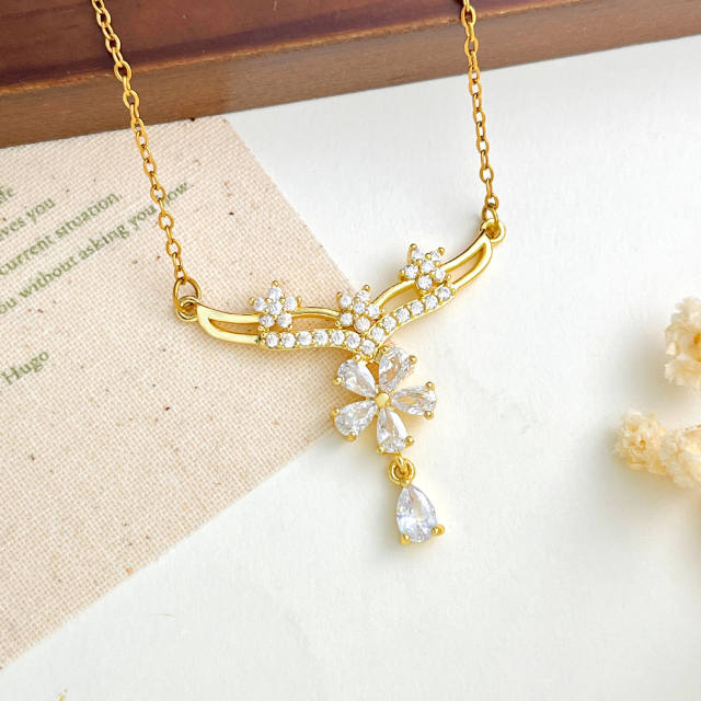 Elegant cubic zircon flower stainless steel chain necklace diamond necklace