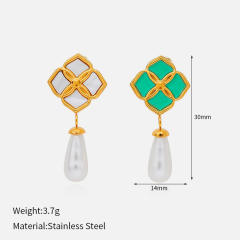 Two-color four-leaf clover