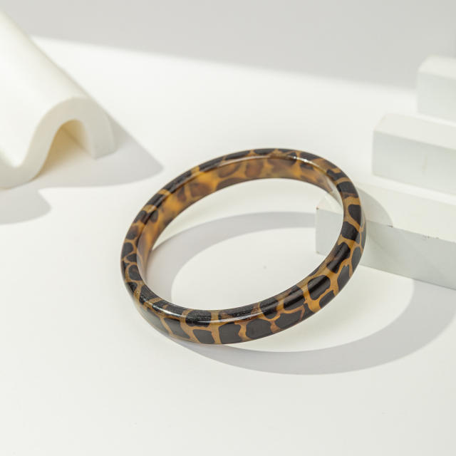Sexy Leopard Print Resin Bracelet Unique Irregular Circular Gradient arcylic bangle