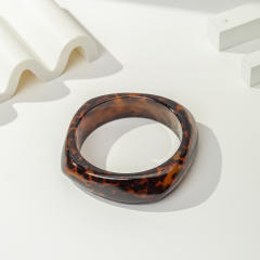 S173-leopard print
