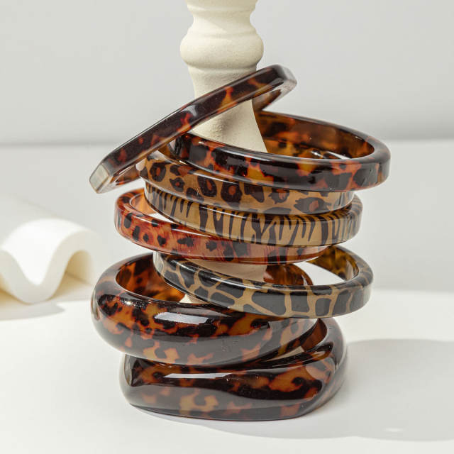 Sexy Leopard Print Resin Bracelet Unique Irregular Circular Gradient arcylic bangle