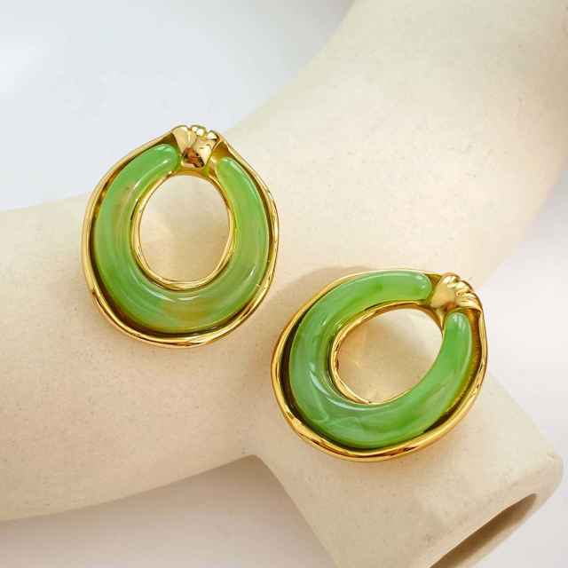 Concise colorful resin circle shape stainless steel earrings