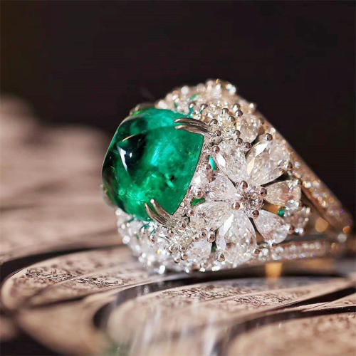 Vintage Ring Classic emerald Green Zircon Ring Wedding Anniversary Celebration Gift