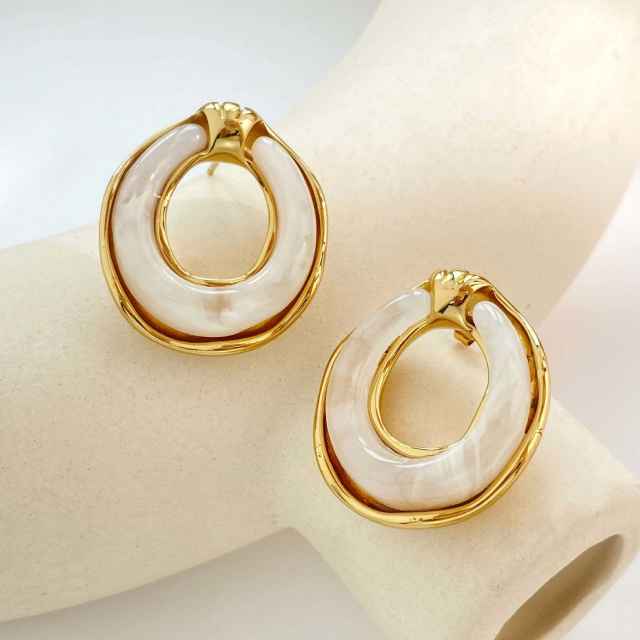 Concise colorful resin circle shape stainless steel earrings