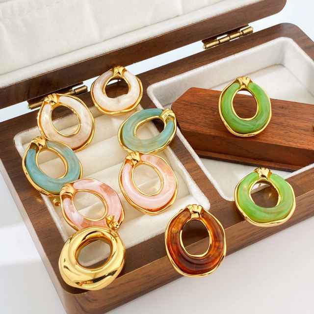 Concise colorful resin circle shape stainless steel earrings