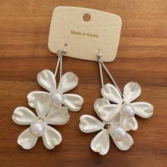 Vintage Metal Petal Tassel Earrings