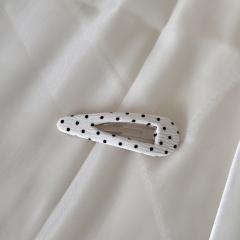 Beige polka dot-hollow water drop clip