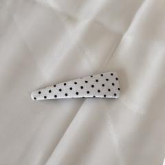 Beige polka dot-small triangle clip