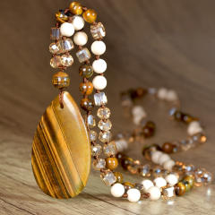 N2866 tiger eye stone