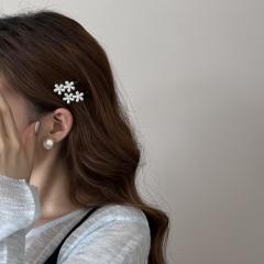 French trend pearl flower easy match hair clips for women