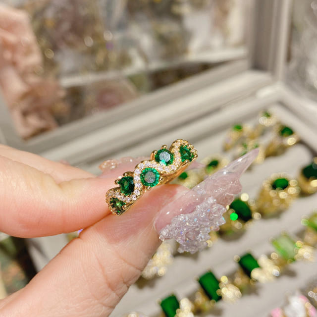 Luxury elegant emerald full diamond ring gold plated crystal ring