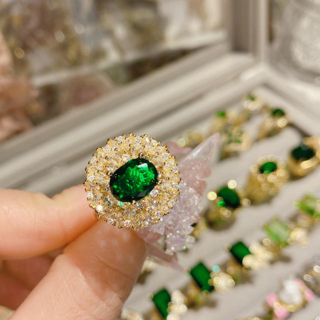 Luxury elegant emerald full diamond ring gold plated crystal ring