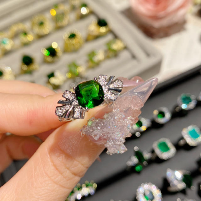 Luxury elegant emerald full diamond ring gold plated crystal ring