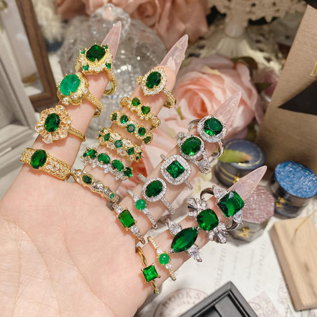 Luxury elegant emerald full diamond ring gold plated crystal ring