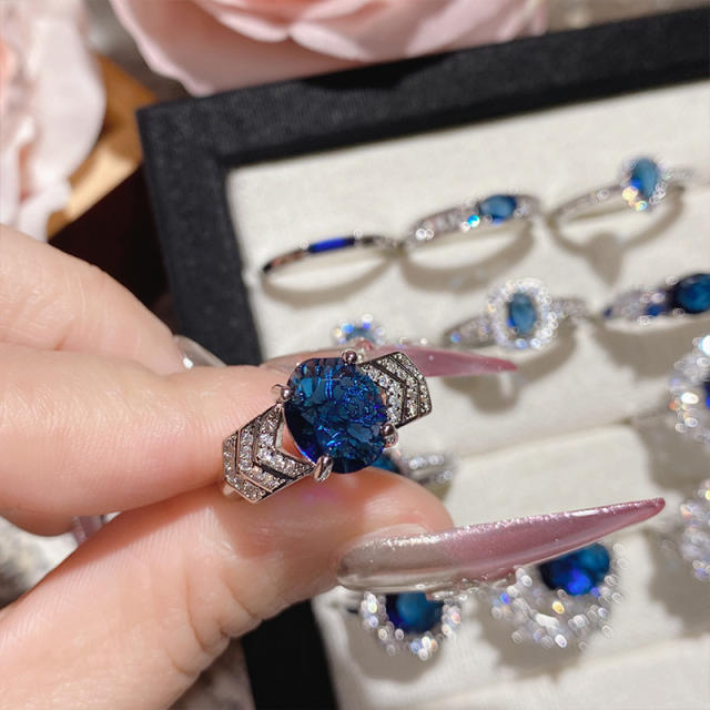 New Blue Corundum Color Treasure Ring French Luxury High Imitation Natural Diopside Ring