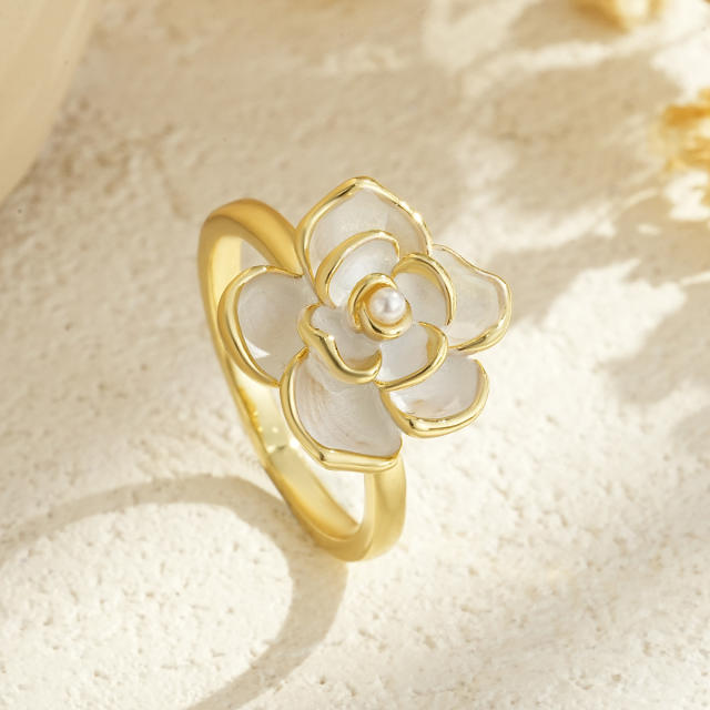 Rotatable Flower-Shaped Gold-Plated Pearl Ring with Enamel and Zircon