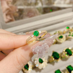 Luxury elegant emerald full diamond ring gold plated crystal ring