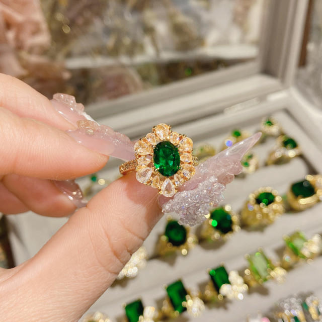 Luxury elegant emerald full diamond ring gold plated crystal ring