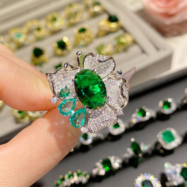 Luxury elegant emerald full diamond ring gold plated crystal ring
