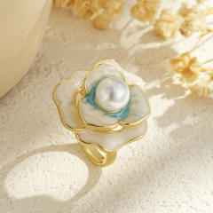 Rotatable Flower-Shaped Gold-Plated Pearl Ring with Enamel and Zircon