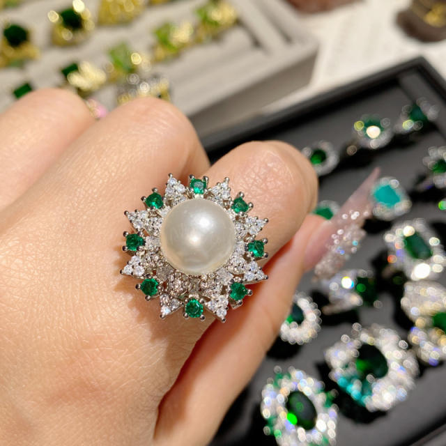 Luxury elegant emerald full diamond ring gold plated crystal ring