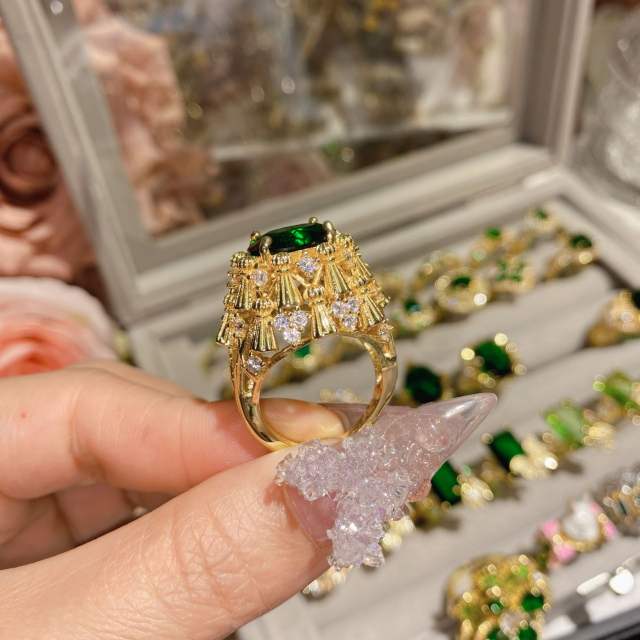 Luxury elegant emerald full diamond ring gold plated crystal ring