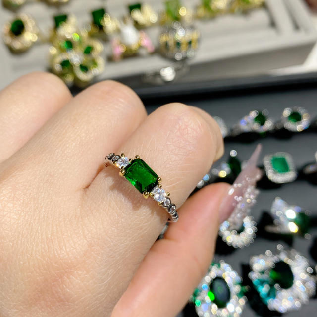 Luxury elegant emerald full diamond ring gold plated crystal ring