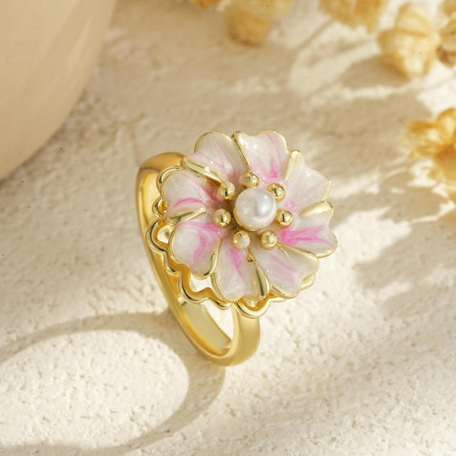 Rotatable Flower-Shaped Gold-Plated Pearl Ring with Enamel and Zircon