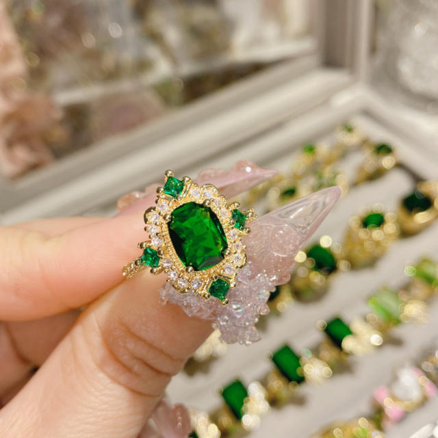 Luxury elegant emerald full diamond ring gold plated crystal ring