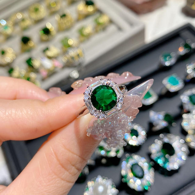 Luxury elegant emerald full diamond ring gold plated crystal ring