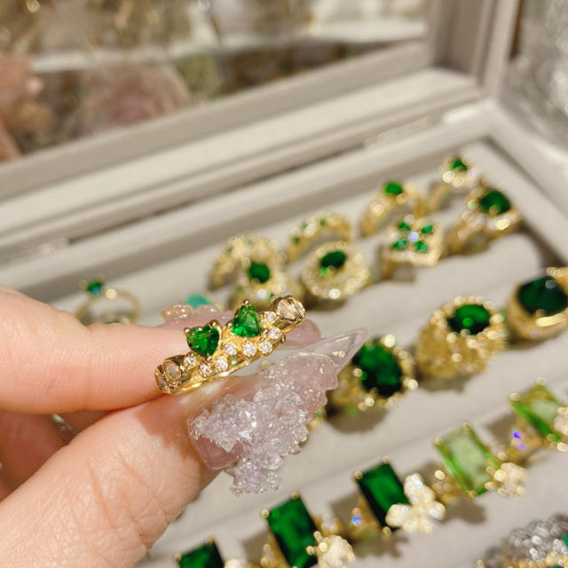 Luxury elegant emerald full diamond ring gold plated crystal ring