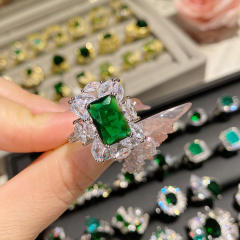 Luxury elegant emerald full diamond ring gold plated crystal ring