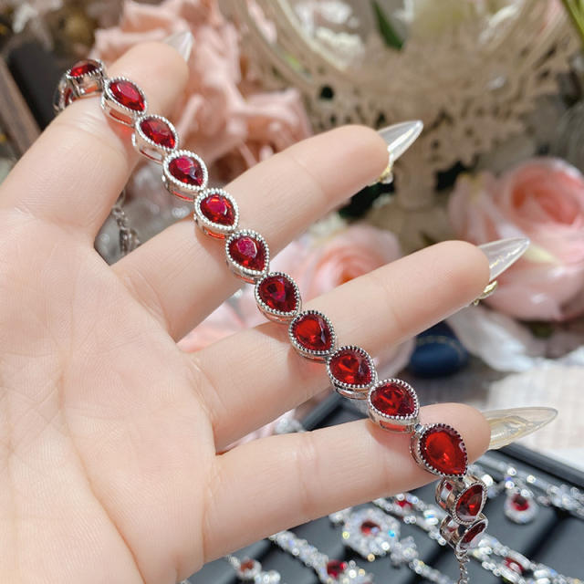 Delicate pomegranate ruby bracelet antique plated 18K gold full Diamond banquet water drop bracelet