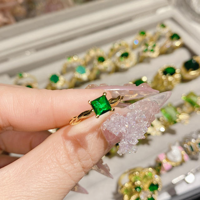 Luxury elegant emerald full diamond ring gold plated crystal ring