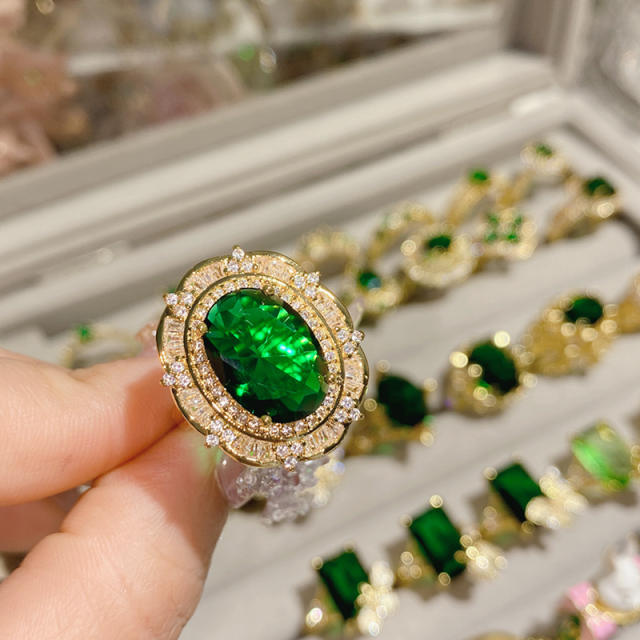 Luxury elegant emerald full diamond ring gold plated crystal ring