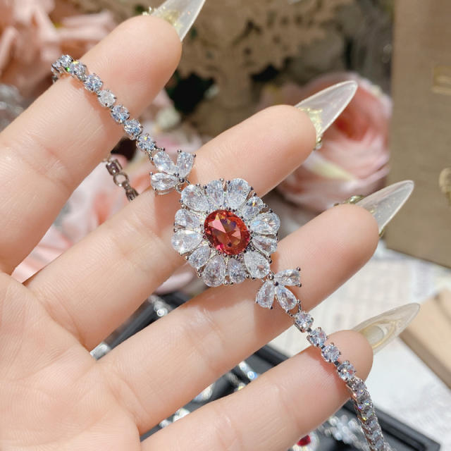 Delicate pomegranate ruby bracelet antique plated 18K gold full Diamond banquet water drop bracelet