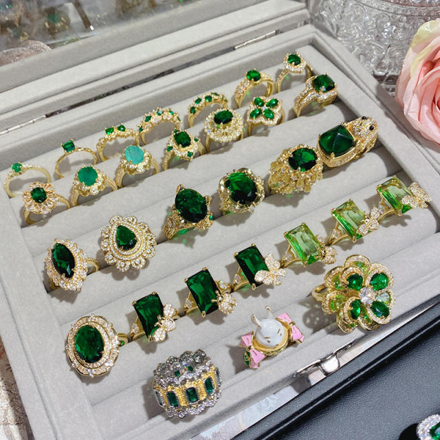 Luxury elegant emerald full diamond ring gold plated crystal ring