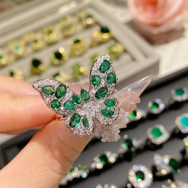 Luxury elegant emerald full diamond ring gold plated crystal ring