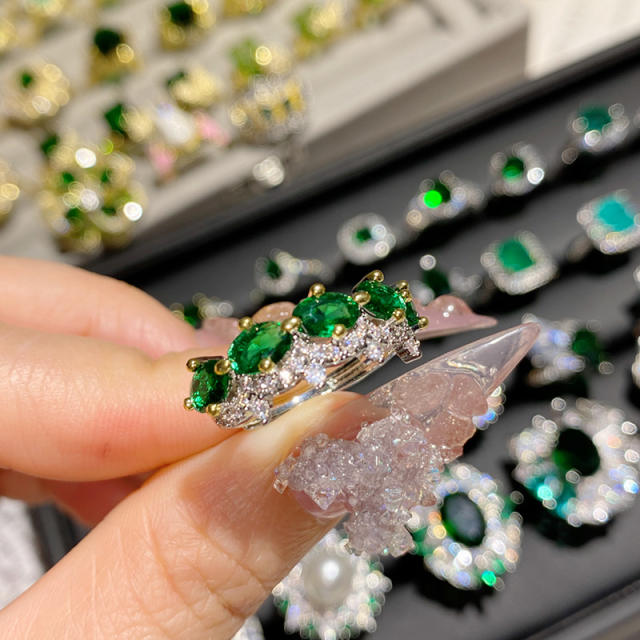 Luxury elegant emerald full diamond ring gold plated crystal ring
